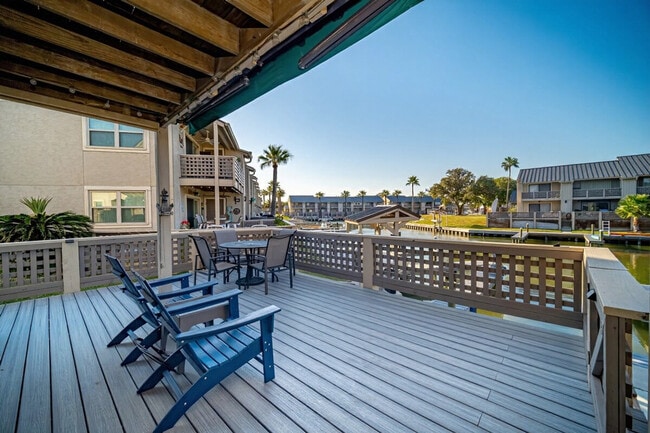 Building Photo - 1902 Bayhouse Dr