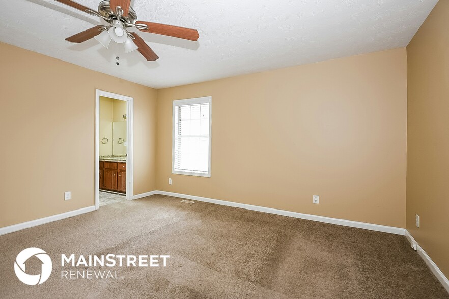 Building Photo - 4372 Lakeside Hills Way NE