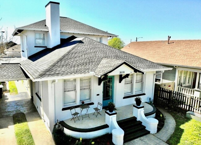 Building Photo - 3519 Avenue R 1/2
