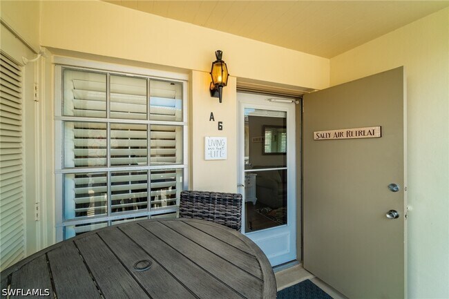 Building Photo - 1215 Edington Pl