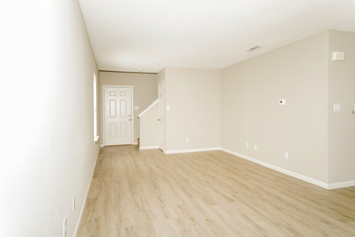 Building Photo - 466 Harmony Dr