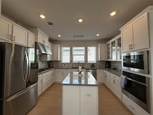 Building Photo - 437 Leeward Pass