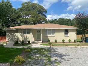 Building Photo - 914 Ozora Rd
