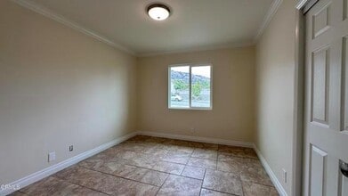 Building Photo - 653 Willowgrove Ave