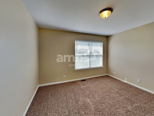 Building Photo - 16438 Fairfield Dr