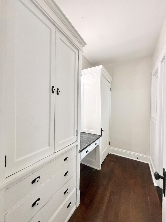 Building Photo - 3920 Fannin St