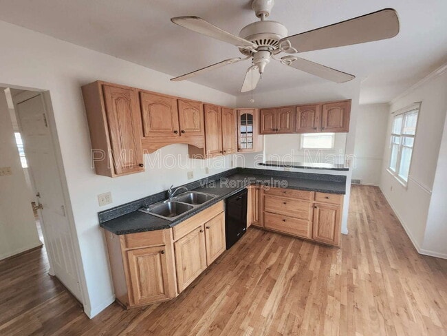 Building Photo - 52 Blake Dr