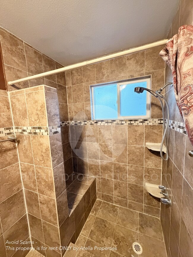 Building Photo - 25781 7th Ave