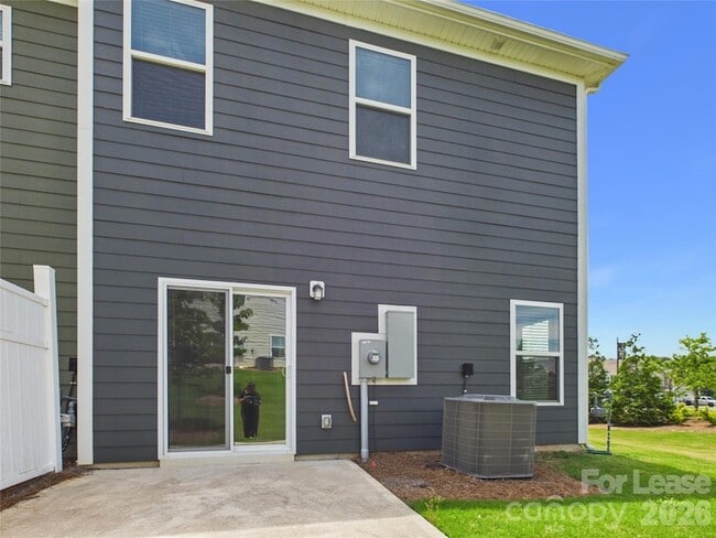 Building Photo - 2794 Yeager Dr NW