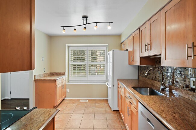 Building Photo - 9913 Longford Ct