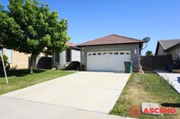 Building Photo - Charming Home in North Bakersfield!