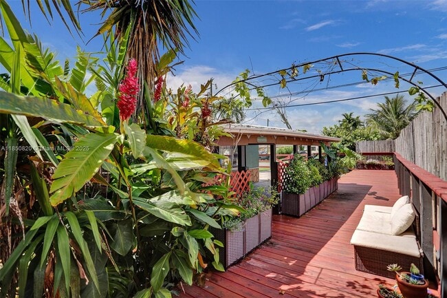 Building Photo - 7245 S Waterway Dr