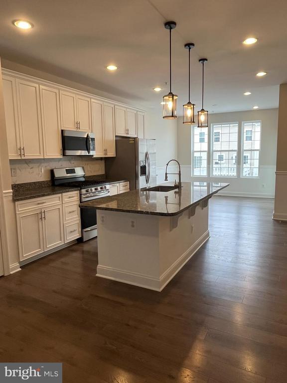 Building Photo - 1225 Fenwick Rd