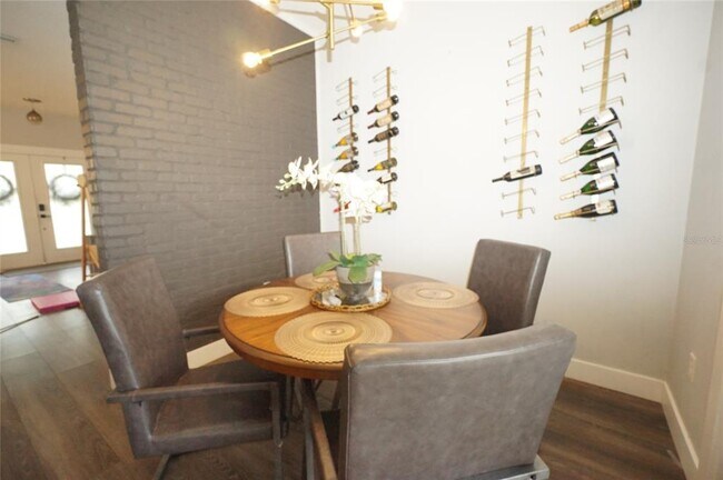 Building Photo - 8815 Royal Enclave Blvd