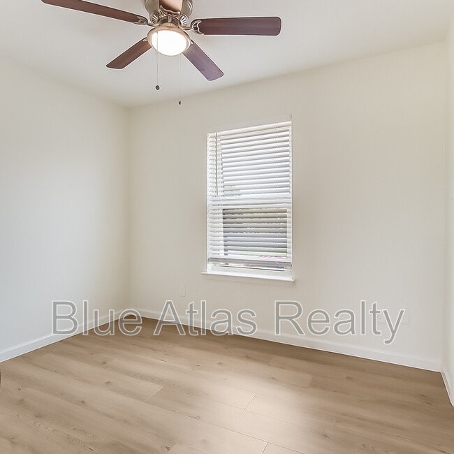 Building Photo - 408 Noble Ave
