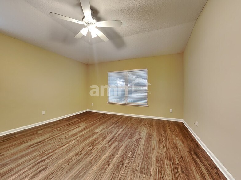 Building Photo - 9426 Staplehurst Dr