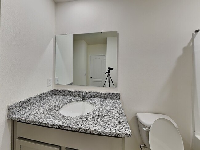 Building Photo - 1246 Lido Dr