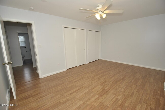 Building Photo - 33 B Ledgewood Dr