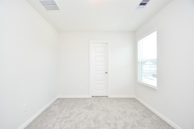 Building Photo - 27823 Western Crk Ct