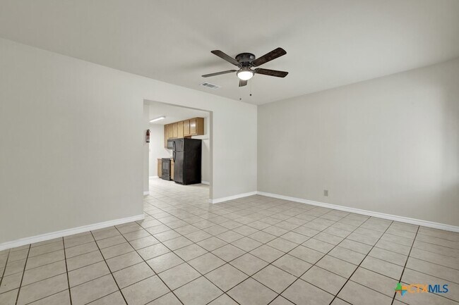 Building Photo - 334 Craddock Ave