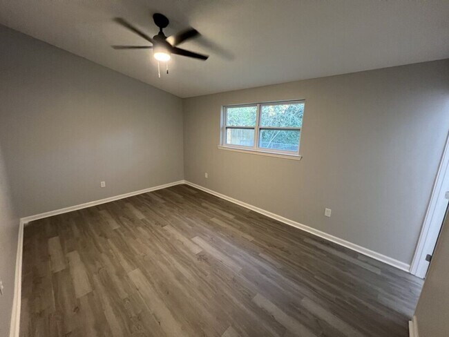 Building Photo - Beautifully Renovated 3BR Home in a Quiet Baton Rouge Neighborhood