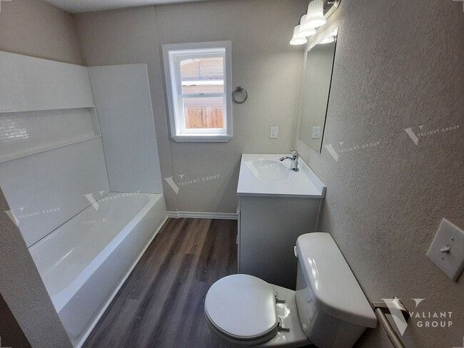Building Photo - Updated 3-Bedroom, 1-Bath Rental Home in B...