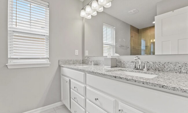 Building Photo - 163 Steeples Blvd