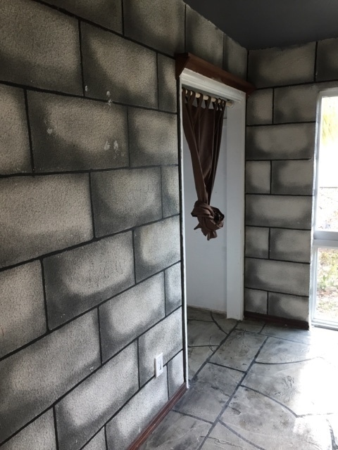 Building Photo - Large 4 -2 house in sw area ! Off Davie blvd