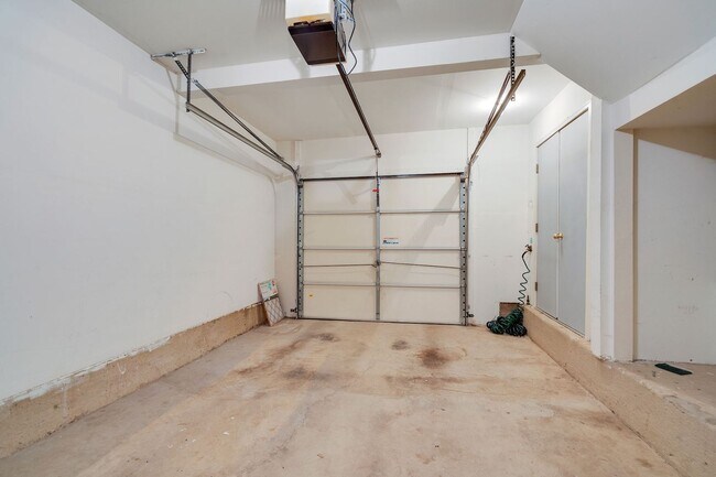 Building Photo - COMING SOON - Great 4 level end unit TH in...