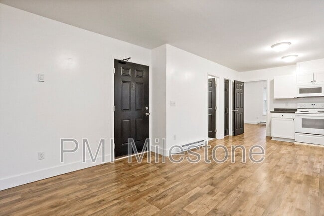 Building Photo - 207 N Mulberry St