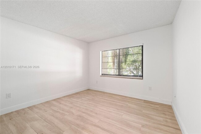 Building Photo - 5201 Orduna Dr