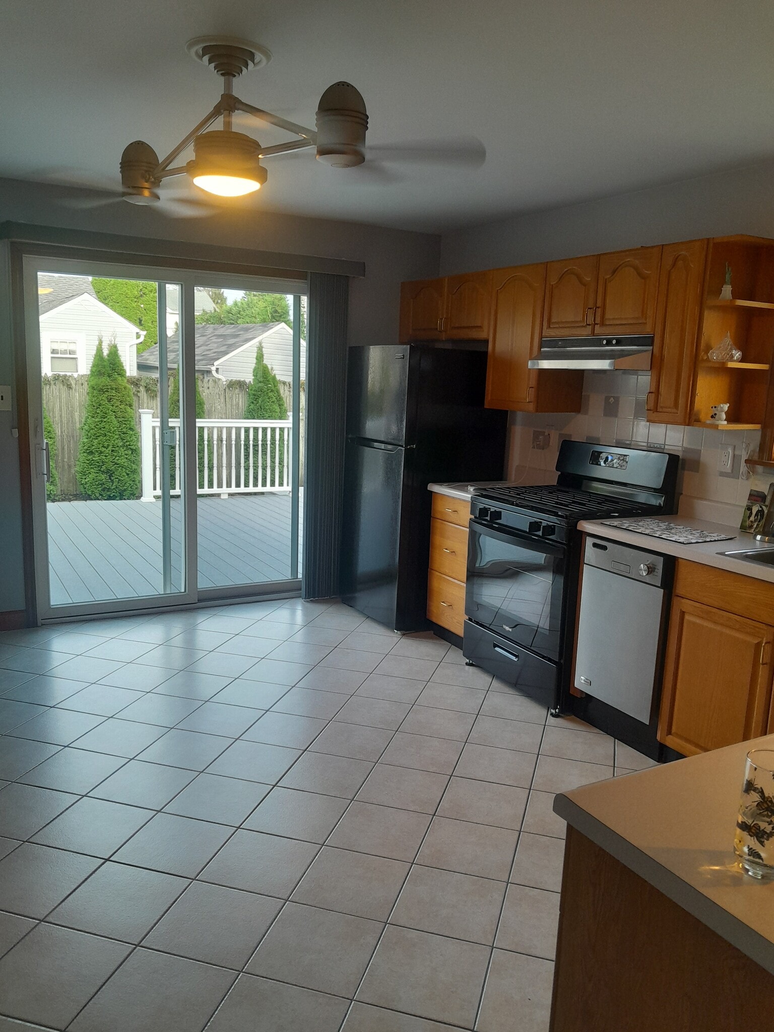 Building Photo - 198 Oak Neck Rd