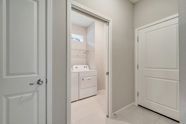 Building Photo - 1848 Spring Shower Circle