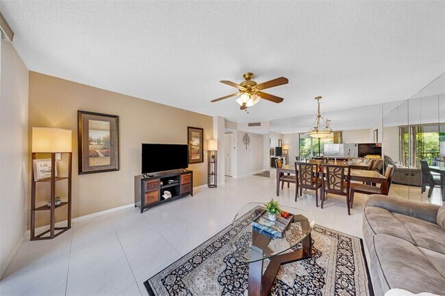Building Photo - 5250 Las Verdes Cir