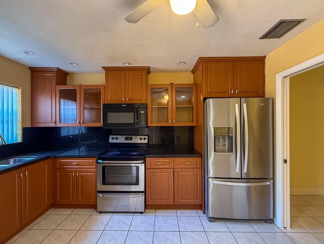 Building Photo - 4567 NW 90th Ave