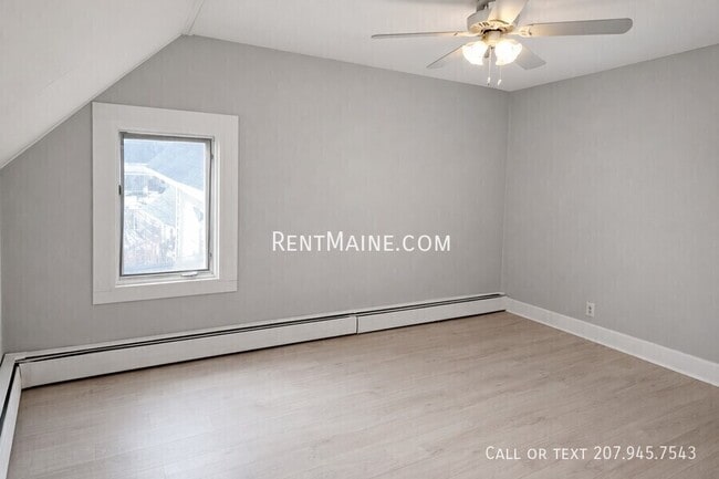 Building Photo - 254 Elm St