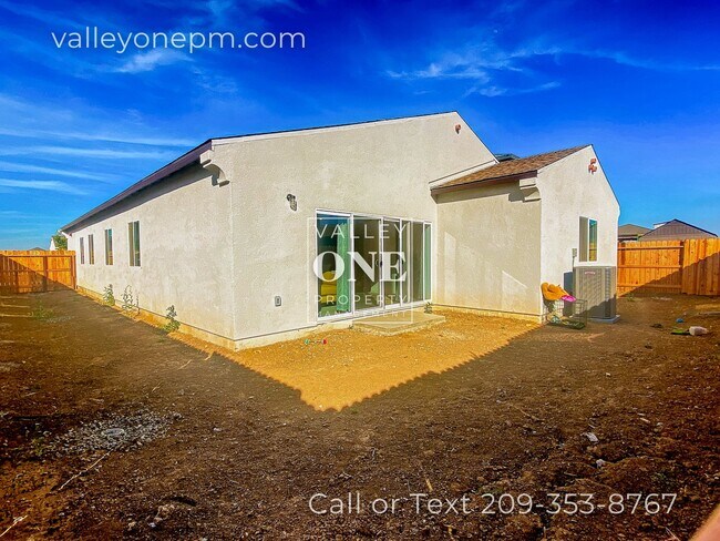 Building Photo - 637 Mansfield Dr