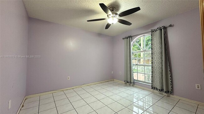 Building Photo - 5421 SW 143rd Ave