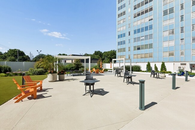 Building Photo - 333 W Meyer Blvd