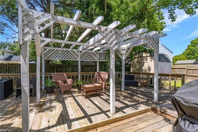 Building Photo - 1805 Monet Ct