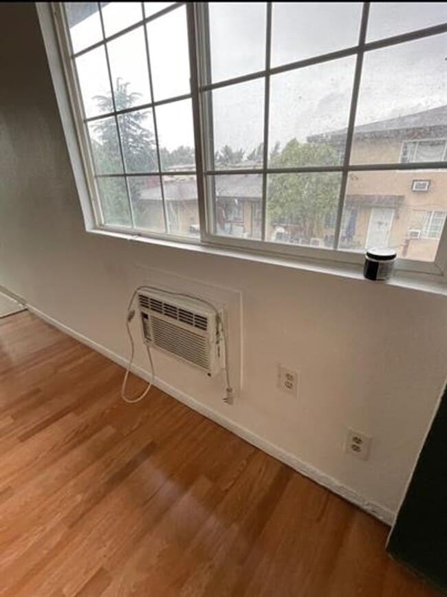 Building Photo - 2482 Chanslor St