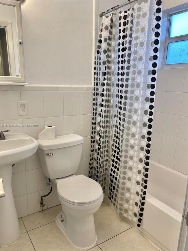 Building Photo - 428 NW 16th Ave