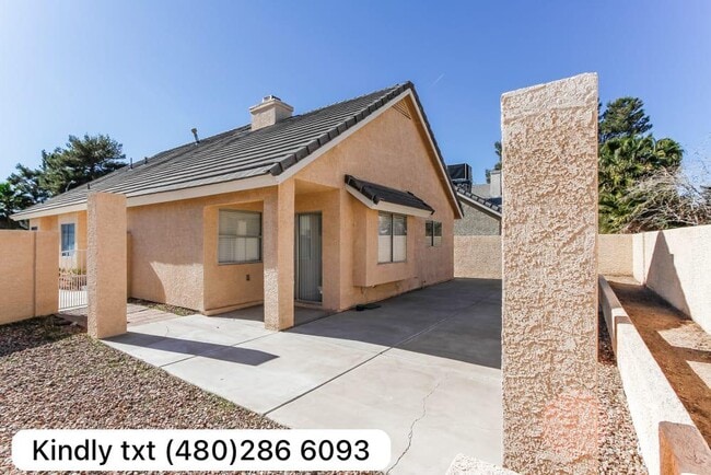 Building Photo - 3158 High View Dr
