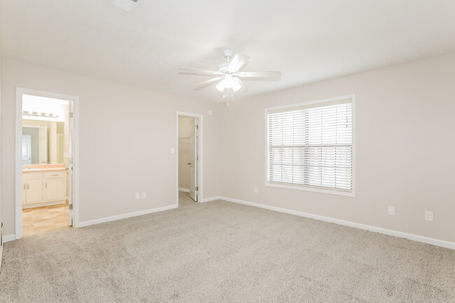 Building Photo - 3 Bedroom Atlanta Home