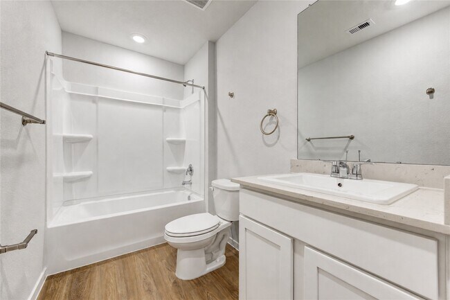 Building Photo - 40650 Balsam Run Ln