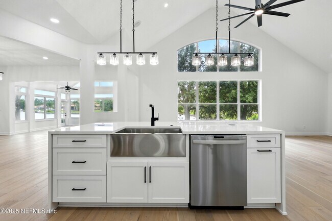 Building Photo - 13600 Emerald Cove Ct