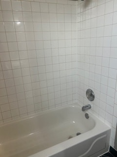 Building Photo - 2046 W Grand Ave