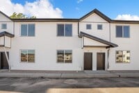 Building Photo - 1 W 2925 N Cir