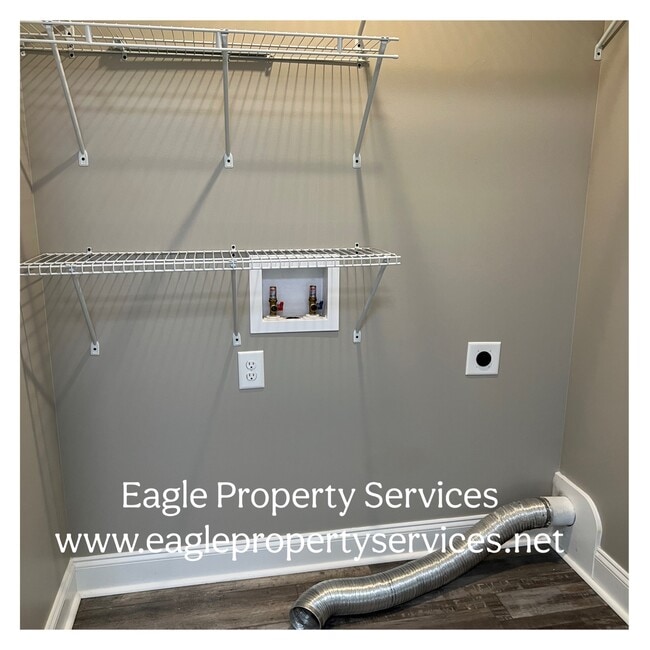 Building Photo - 114 Roslyn Ct