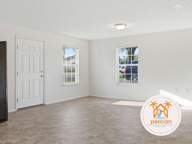Building Photo - Charming 3-Bedroom Home with Spacious Open Layout – Minutes from Downtown Pensacola!